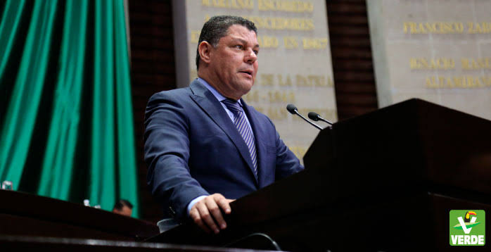 Virgilio Mendoza Amezcua en actividad legislativa en la Cámara de Diputados